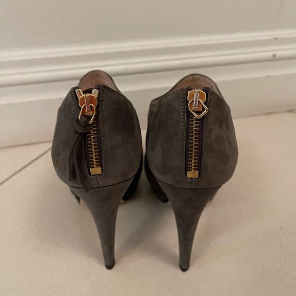 Miu miu ankle boots 5” heel. Suede. Gray color size 40 - Picture 6 of 9